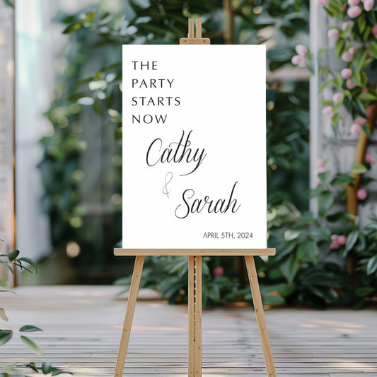 Guide your guests effortlessly with a charming and stylish welcome wedding sign.